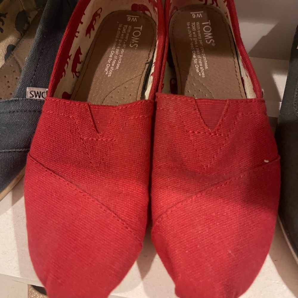 Red toms